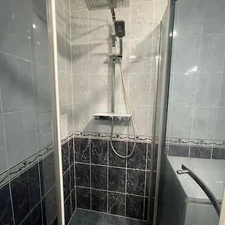 Spacious Close To Center-lauluvaljak Apartment Reval